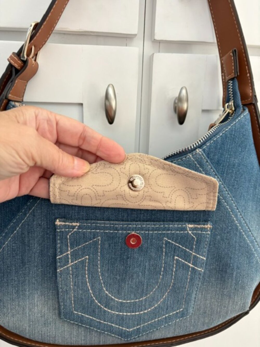 TRUE RELIGION DARK DENIM HOBO Shoulder Bag~ Brown Trim~Horseshoe pocket~NWOT - Picture 5 of 8